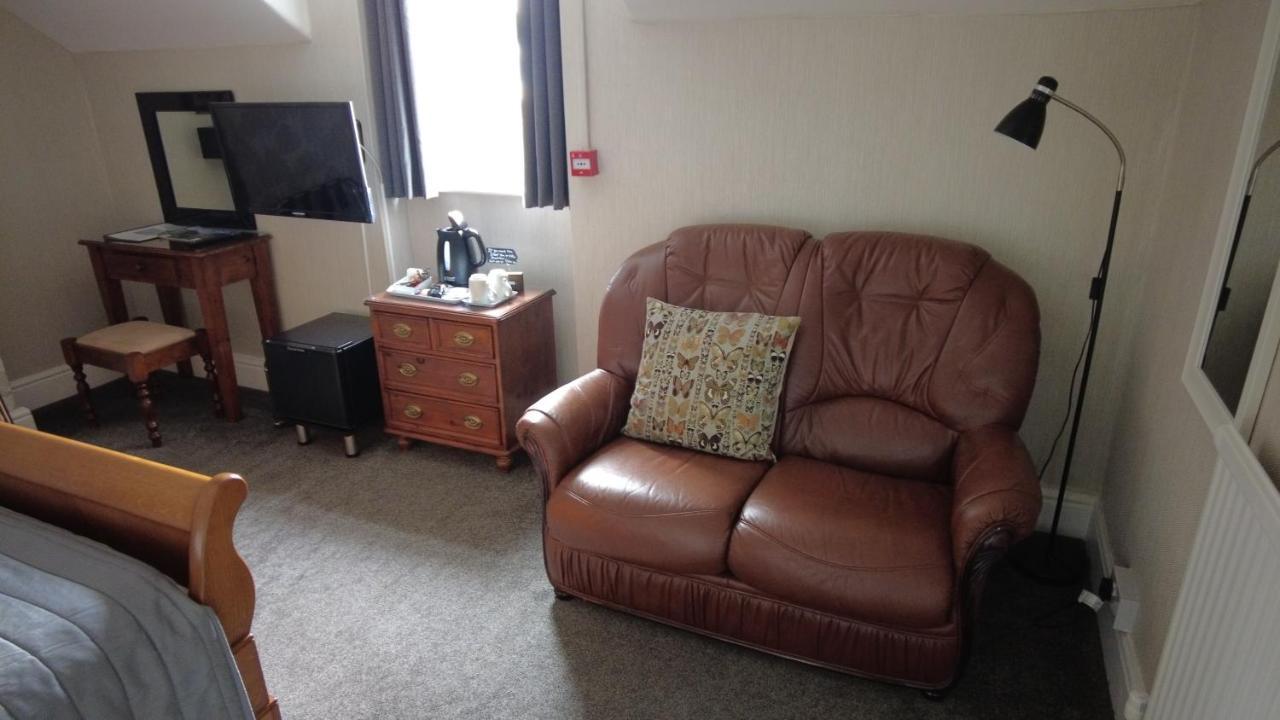 Colbourn Bed And Breakfast Colwyn Bay Esterno foto