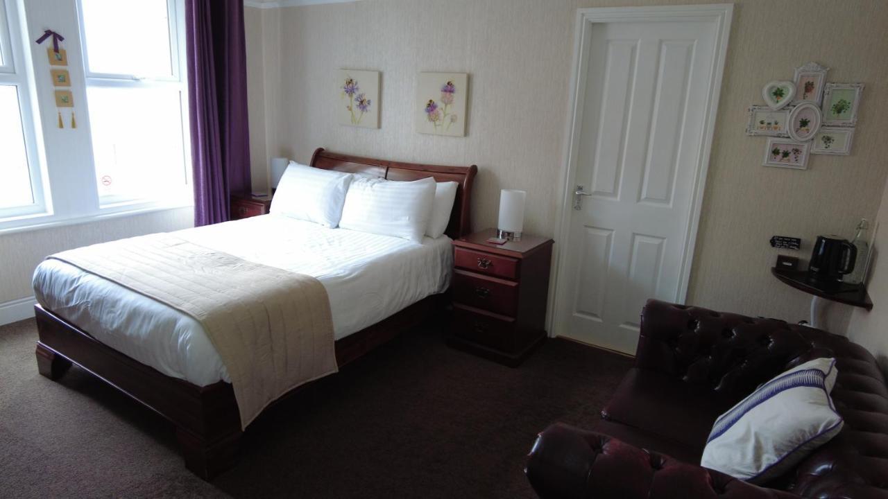 Colbourn Bed And Breakfast Colwyn Bay Esterno foto