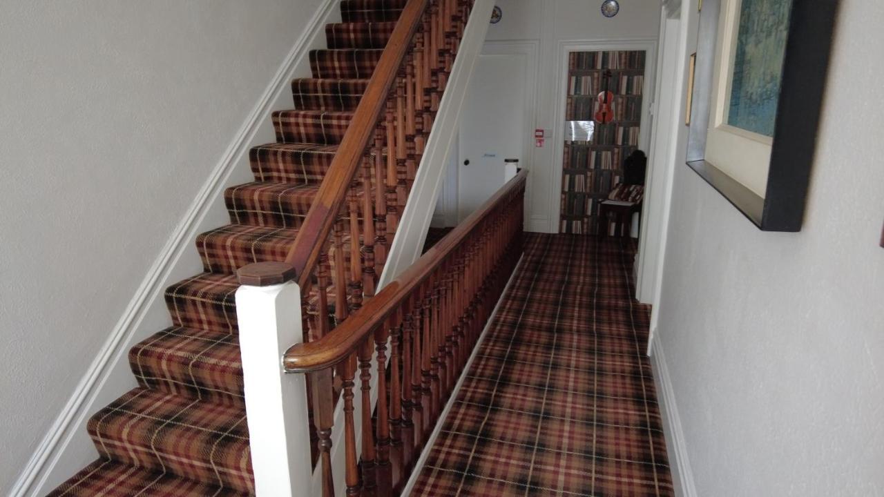 Colbourn Bed And Breakfast Colwyn Bay Esterno foto