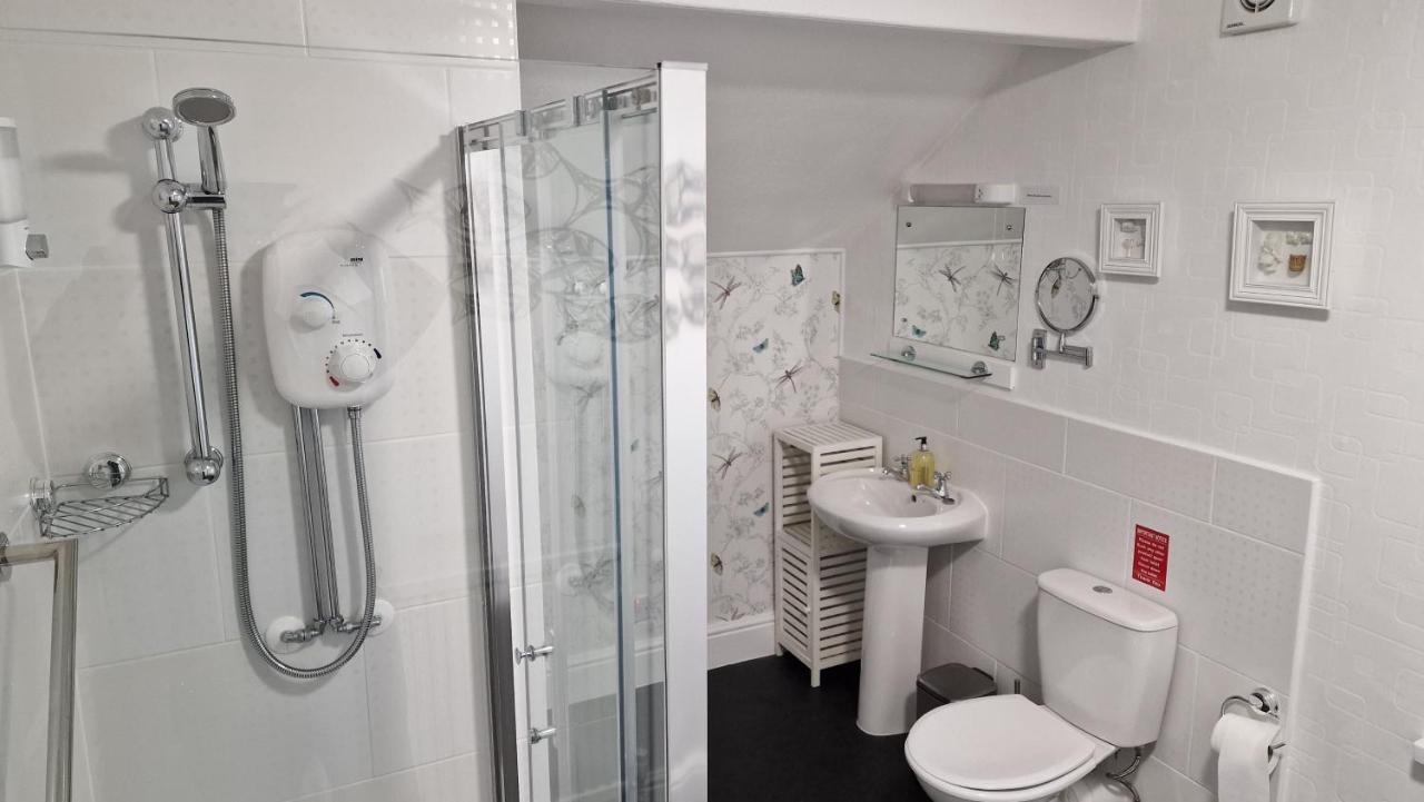 Colbourn Bed And Breakfast Colwyn Bay Esterno foto