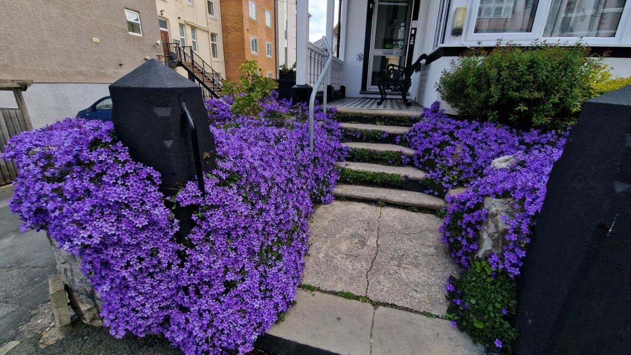 Colbourn Bed And Breakfast Colwyn Bay Esterno foto
