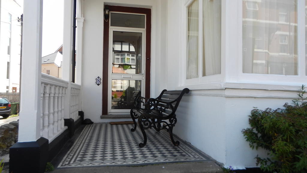 Colbourn Bed And Breakfast Colwyn Bay Esterno foto
