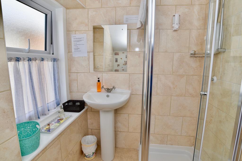Colbourn Bed And Breakfast Colwyn Bay Esterno foto
