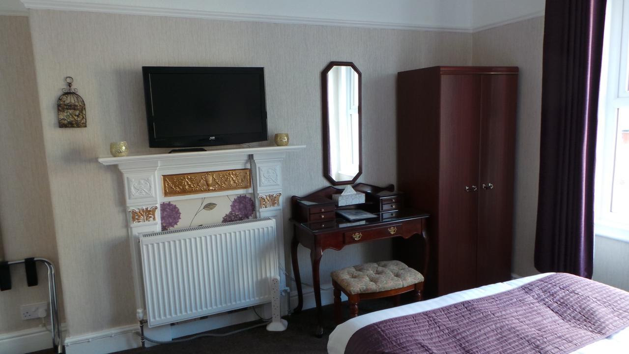 Colbourn Bed And Breakfast Colwyn Bay Esterno foto