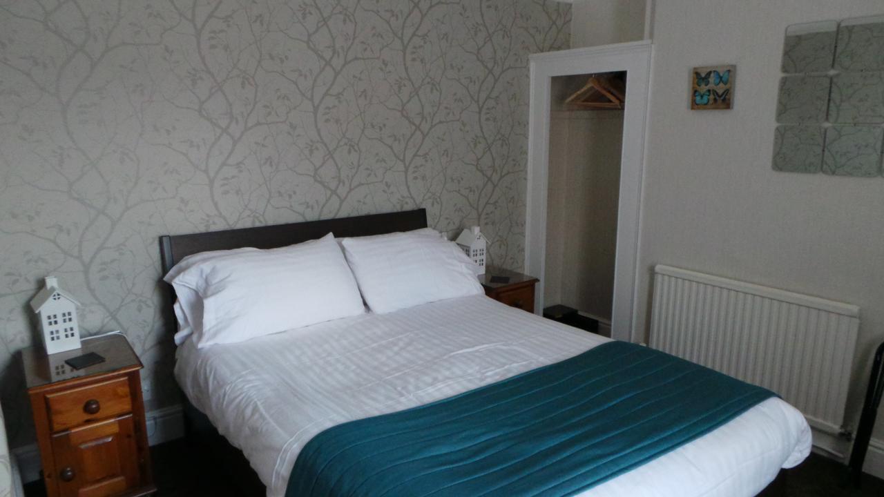 Colbourn Bed And Breakfast Colwyn Bay Esterno foto